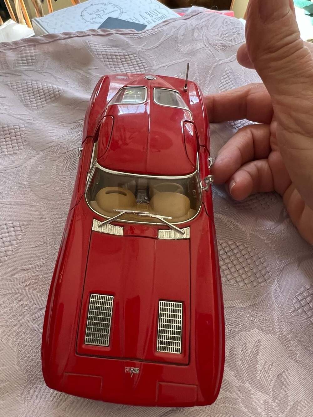 1963 Chevrolet Corvette Stingray Split Window Coupe 1:24 Diecast Model Car